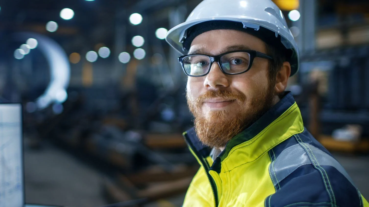 Pillar-SDS-Case-Study-man-in-hard-hat-smiling-at-camera