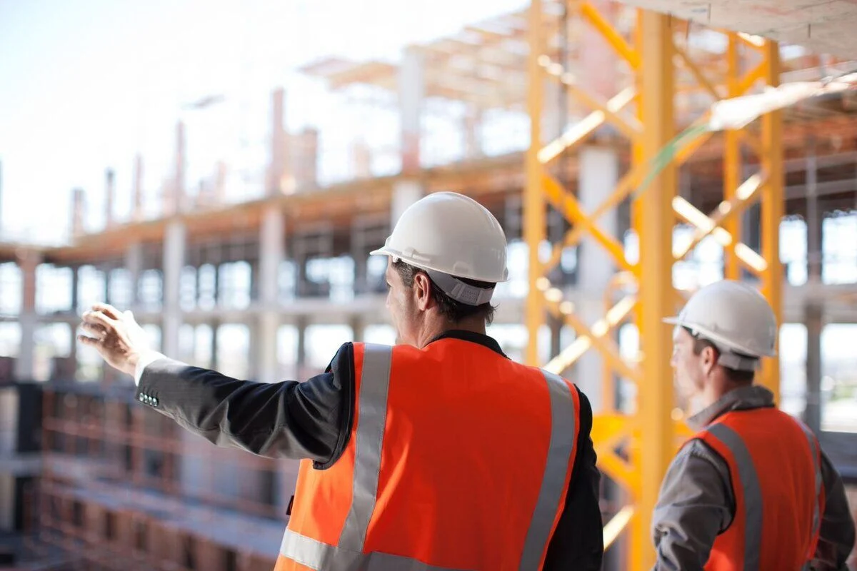 Pillar-SMS-20Blog-Two20men20on20construction20site-8